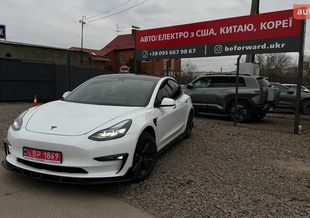 Белый Тесла Модель 3, объемом двигателя 0 л и пробегом 108 тыс. км за 19100 $, фото 1 на Automoto.ua