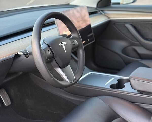 Белый Тесла Модель 3, объемом двигателя 0 л и пробегом 266 тыс. км за 13900 $, фото 7 на Automoto.ua