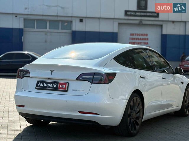 Белый Тесла Модель 3, объемом двигателя 0 л и пробегом 70 тыс. км за 24790 $, фото 6 на Automoto.ua