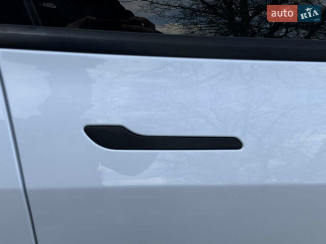 Белый Тесла Модель 3, объемом двигателя 0 л и пробегом 37 тыс. км за 19999 $, фото 95 на Automoto.ua