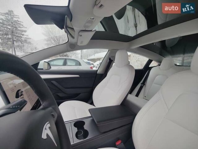 Белый Тесла Модель 3, объемом двигателя 0 л и пробегом 39 тыс. км за 18100 $, фото 19 на Automoto.ua