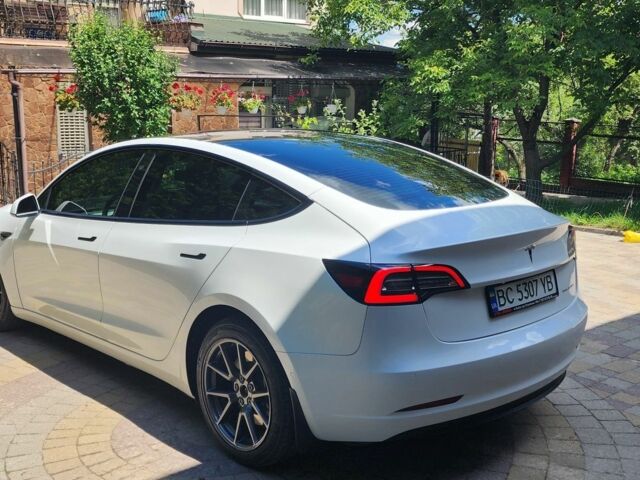 Білий Тесла Модель 3, об'ємом двигуна 0 л та пробігом 30 тис. км за 22000 $, фото 1 на Automoto.ua