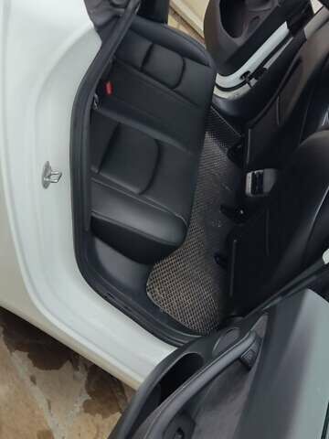 Білий Тесла Модель 3, об'ємом двигуна 0 л та пробігом 59 тис. км за 17500 $, фото 13 на Automoto.ua