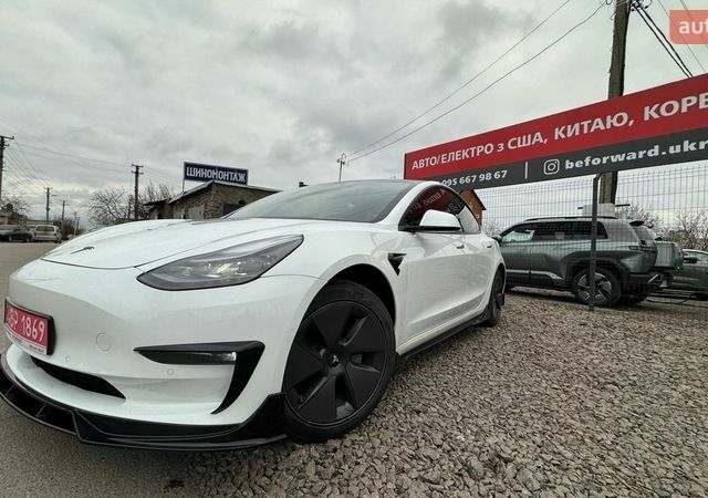 Белый Тесла Модель 3, объемом двигателя 0 л и пробегом 108 тыс. км за 19100 $, фото 7 на Automoto.ua