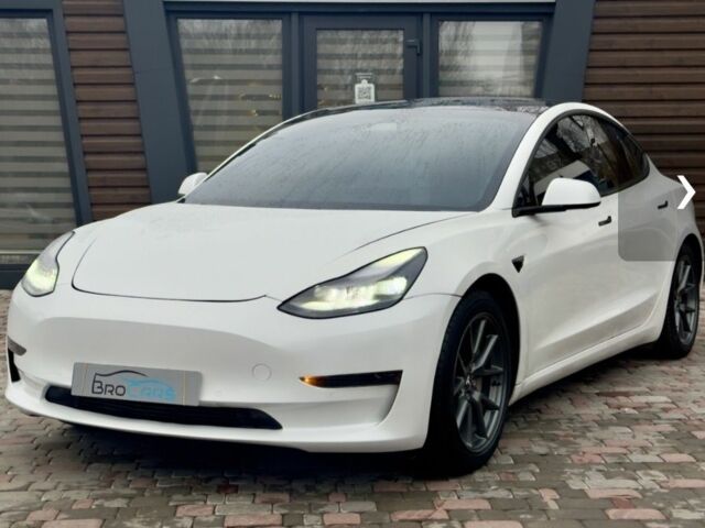 Білий Тесла Модель 3, об'ємом двигуна 0 л та пробігом 84 тис. км за 18950 $, фото 1 на Automoto.ua