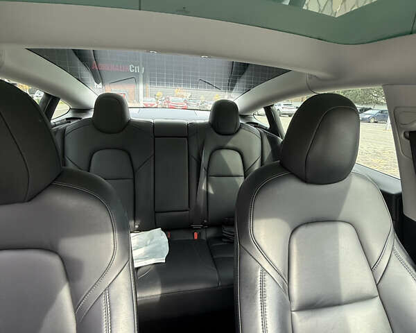 Белый Тесла Модель 3, объемом двигателя 0 л и пробегом 98 тыс. км за 19000 $, фото 21 на Automoto.ua