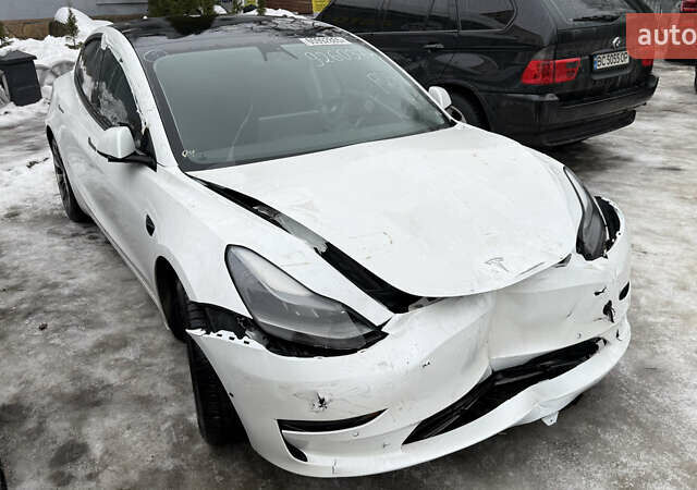 Белый Тесла Модель 3, объемом двигателя 0 л и пробегом 130 тыс. км за 15200 $, фото 4 на Automoto.ua
