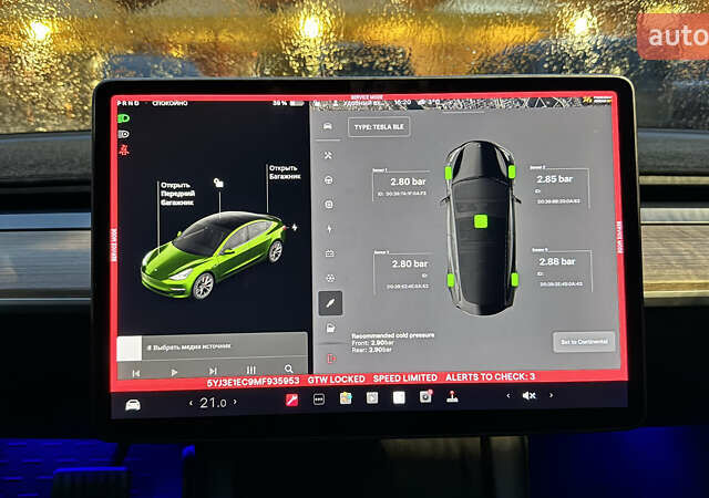 Белый Тесла Модель 3, объемом двигателя 0 л и пробегом 90 тыс. км за 23000 $, фото 37 на Automoto.ua
