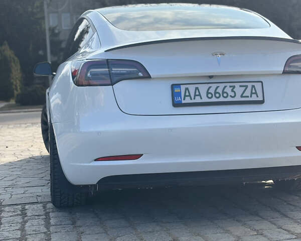 Білий Тесла Модель 3, об'ємом двигуна 0 л та пробігом 106 тис. км за 18900 $, фото 32 на Automoto.ua