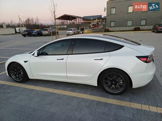 Белый Тесла Модель 3, объемом двигателя 0 л и пробегом 80 тыс. км за 19900 $, фото 5 на Automoto.ua