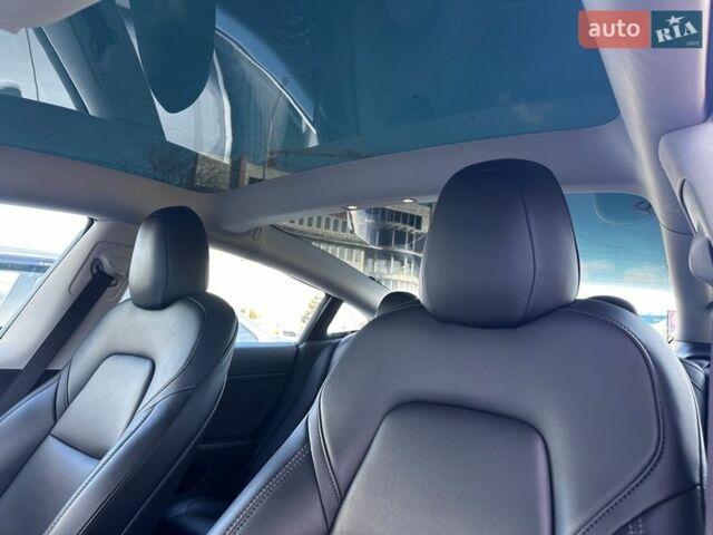 Білий Тесла Модель 3, об'ємом двигуна 0 л та пробігом 65 тис. км за 17950 $, фото 31 на Automoto.ua