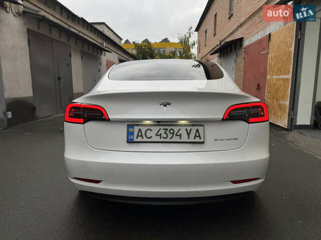 Белый Тесла Модель 3, объемом двигателя 0 л и пробегом 45 тыс. км за 28000 $, фото 4 на Automoto.ua