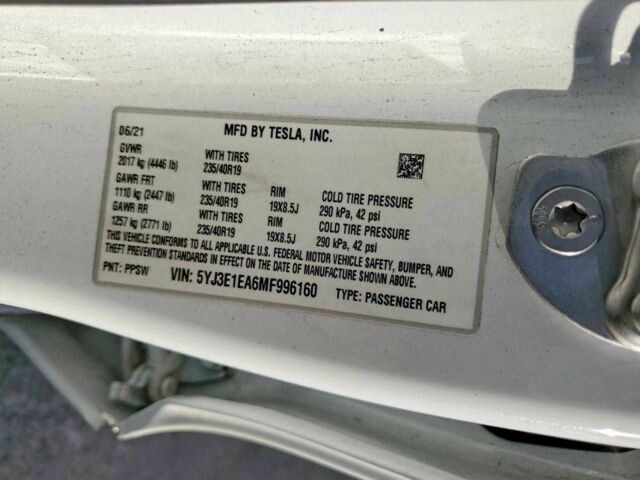 Белый Тесла Модель 3, объемом двигателя 0 л и пробегом 82 тыс. км за 4000 $, фото 11 на Automoto.ua