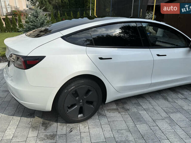 Білий Тесла Модель 3, об'ємом двигуна 0 л та пробігом 32 тис. км за 26900 $, фото 23 на Automoto.ua