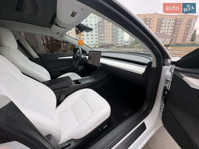 Тесла Модель 3 2021 в Днепре (Днепропетровске) на Automoto.ua Белый Тесла Модель 3, объемом двигателя 0 л и пробегом 38 тыс. км за 22000 $, фото 14 на Automoto.ua