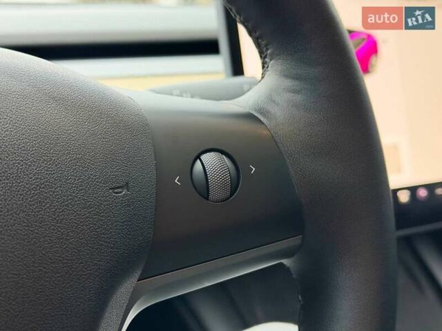 Белый Тесла Модель 3, объемом двигателя 0 л и пробегом 87 тыс. км за 20900 $, фото 42 на Automoto.ua