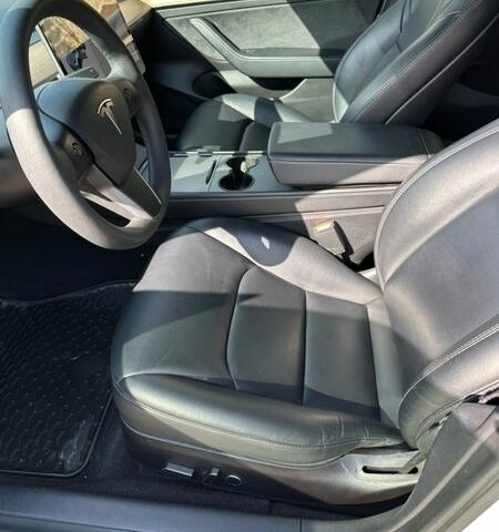 Белый Тесла Модель 3, объемом двигателя 0 л и пробегом 95 тыс. км за 20000 $, фото 12 на Automoto.ua