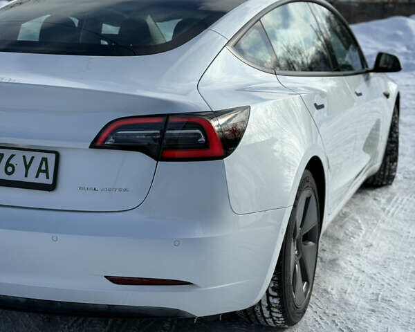 Білий Тесла Модель 3, об'ємом двигуна 0 л та пробігом 114 тис. км за 19500 $, фото 20 на Automoto.ua