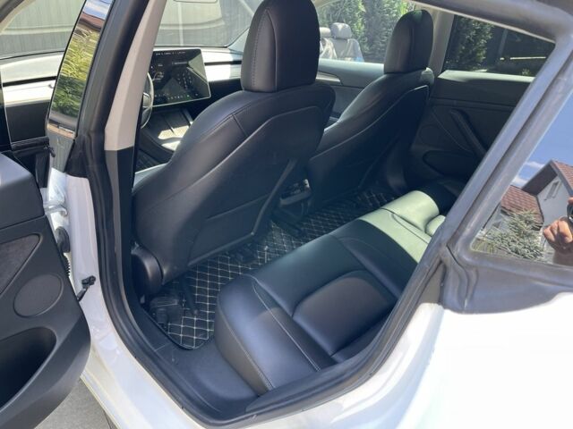 Белый Тесла Модель 3, объемом двигателя 0 л и пробегом 50 тыс. км за 23500 $, фото 5 на Automoto.ua