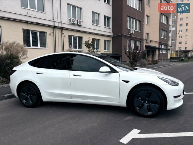 Тесла Модель 3 2021 в Днепре (Днепропетровске) на Automoto.ua Белый Тесла Модель 3, объемом двигателя 0 л и пробегом 38 тыс. км за 22000 $, фото 4 на Automoto.ua