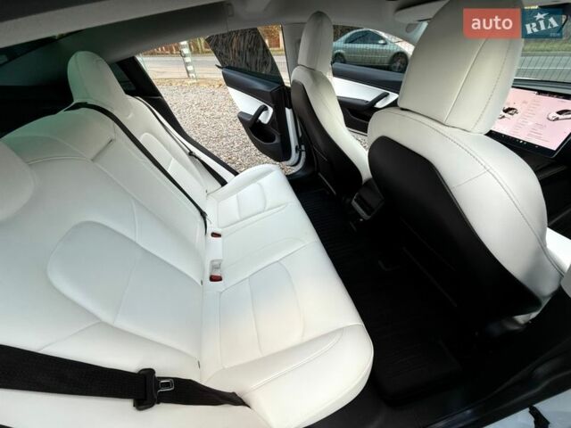 Білий Тесла Модель 3, об'ємом двигуна 0 л та пробігом 100 тис. км за 20799 $, фото 33 на Automoto.ua