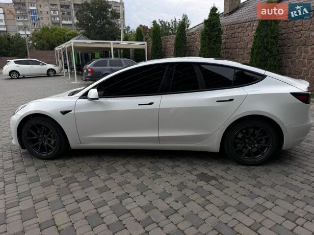 Білий Тесла Модель 3, об'ємом двигуна 0 л та пробігом 104 тис. км за 16500 $, фото 7 на Automoto.ua