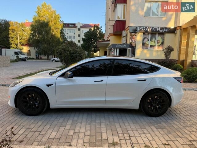 Білий Тесла Модель 3, об'ємом двигуна 0 л та пробігом 75 тис. км за 20500 $, фото 11 на Automoto.ua