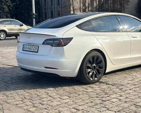 Білий Тесла Модель 3, об'ємом двигуна 0 л та пробігом 106 тис. км за 18900 $, фото 44 на Automoto.ua
