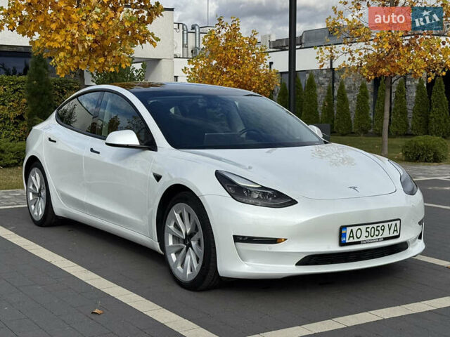 Тесла Модель 3 2021 в Мукачеве на Automoto.ua Белый Тесла Модель 3, объемом двигателя 0 л и пробегом 50 тыс. км за 20800 $, фото 3 на Automoto.ua