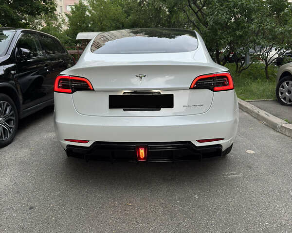 Білий Тесла Модель 3, об'ємом двигуна 0 л та пробігом 75 тис. км за 23500 $, фото 14 на Automoto.ua
