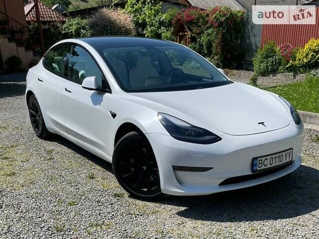Белый Тесла Модель 3, объемом двигателя 0 л и пробегом 63 тыс. км за 25500 $, фото 19 на Automoto.ua
