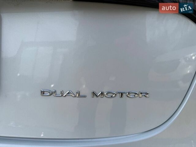 Білий Тесла Модель 3, об'ємом двигуна 0 л та пробігом 108 тис. км за 22999 $, фото 31 на Automoto.ua