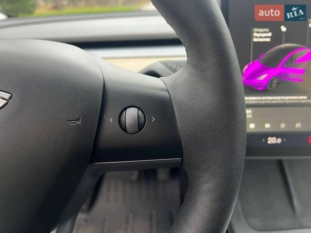 Білий Тесла Модель 3, об'ємом двигуна 0 л та пробігом 154 тис. км за 13999 $, фото 40 на Automoto.ua