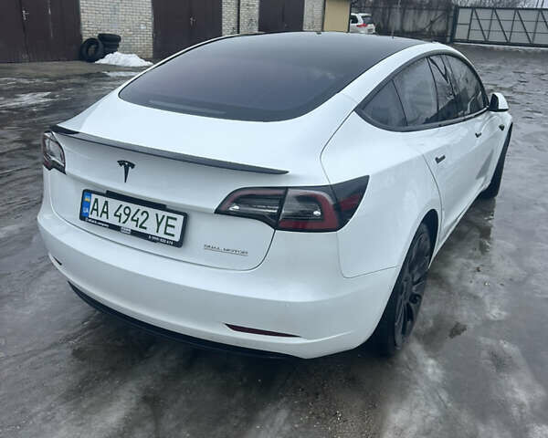 Белый Тесла Модель 3, объемом двигателя 0 л и пробегом 118 тыс. км за 24900 $, фото 3 на Automoto.ua