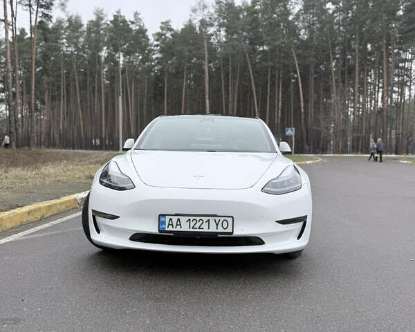 Білий Тесла Модель 3, об'ємом двигуна 0 л та пробігом 119 тис. км за 20800 $, фото 3 на Automoto.ua