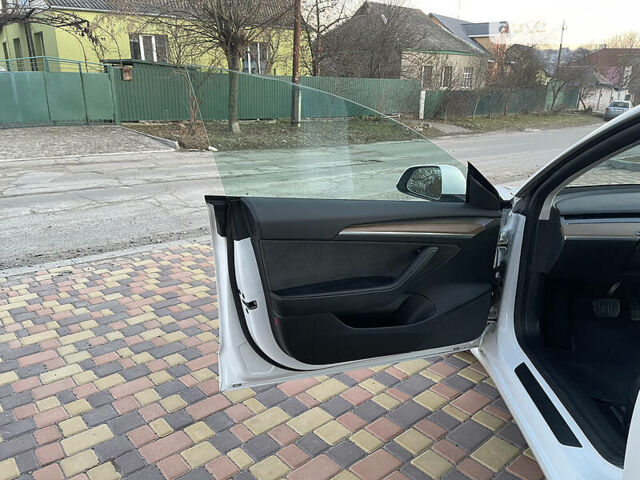 Білий Тесла Модель 3, об'ємом двигуна 0 л та пробігом 34 тис. км за 19500 $, фото 26 на Automoto.ua