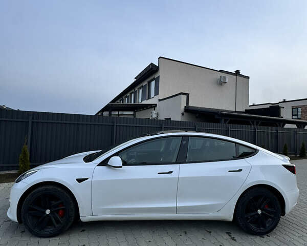 Белый Тесла Модель 3, объемом двигателя 0 л и пробегом 230 тыс. км за 18300 $, фото 2 на Automoto.ua