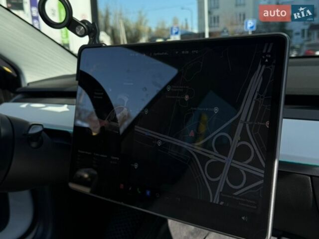 Белый Тесла Модель 3, объемом двигателя 0 л и пробегом 90 тыс. км за 17600 $, фото 6 на Automoto.ua