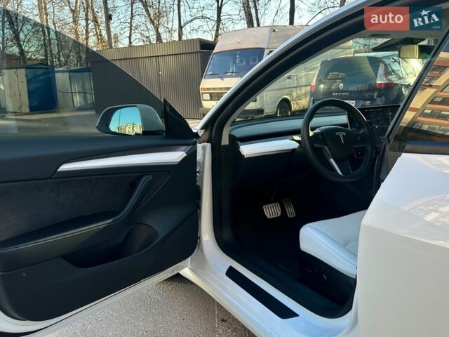 Білий Тесла Модель 3, об'ємом двигуна 0 л та пробігом 76 тис. км за 22000 $, фото 8 на Automoto.ua
