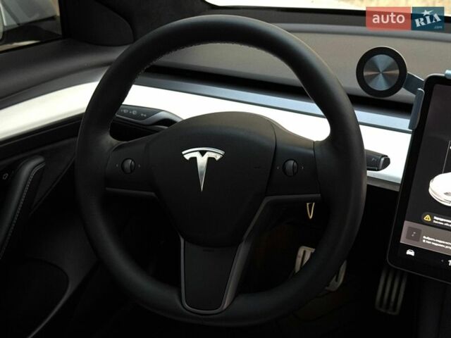 Білий Тесла Модель 3, об'ємом двигуна 0 л та пробігом 62 тис. км за 18500 $, фото 36 на Automoto.ua