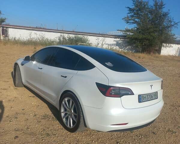 Білий Тесла Модель 3, об'ємом двигуна 0 л та пробігом 147 тис. км за 17000 $, фото 16 на Automoto.ua