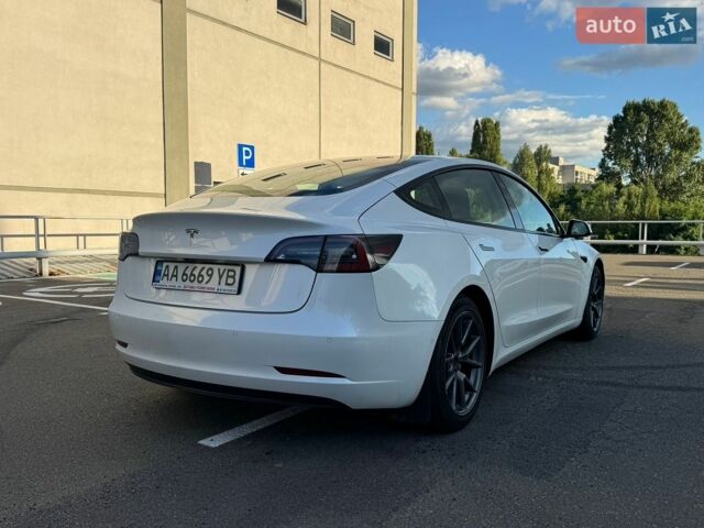 Білий Тесла Модель 3, об'ємом двигуна 0 л та пробігом 165 тис. км за 16900 $, фото 4 на Automoto.ua