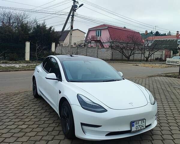 Білий Тесла Модель 3, об'ємом двигуна 0 л та пробігом 106 тис. км за 16900 $, фото 8 на Automoto.ua
