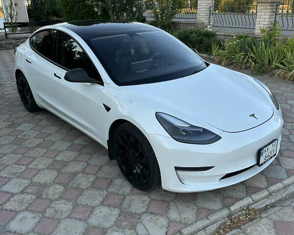 Тесла Модель 3 2021 у Южноукраинске на Automoto.ua Білий Тесла Модель 3, об'ємом двигуна 0 л та пробігом 115 тис. км за 21900 $, фото 3 на Automoto.ua