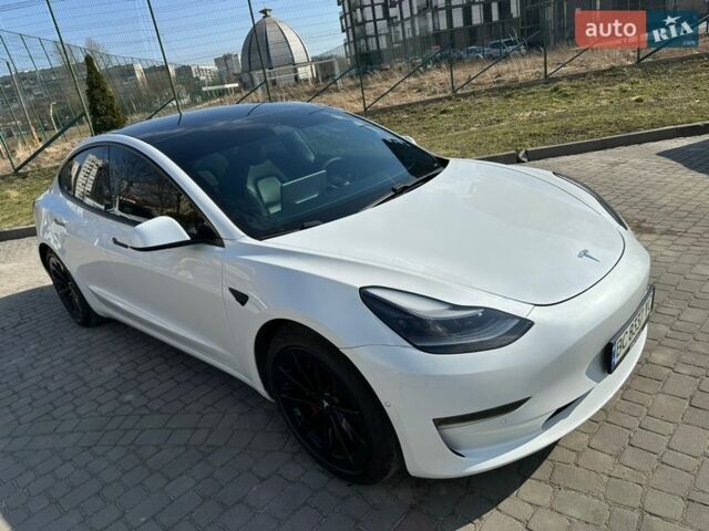Белый Тесла Модель 3, объемом двигателя 0 л и пробегом 95 тыс. км за 20000 $, фото 2 на Automoto.ua