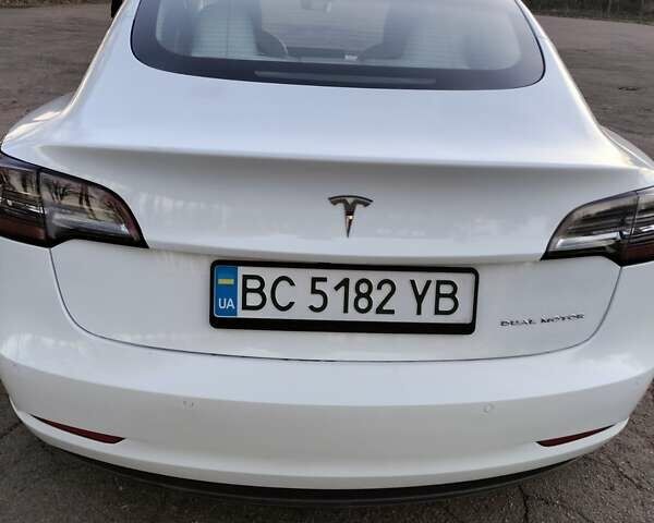 Белый Тесла Модель 3, объемом двигателя 0 л и пробегом 94 тыс. км за 22000 $, фото 6 на Automoto.ua