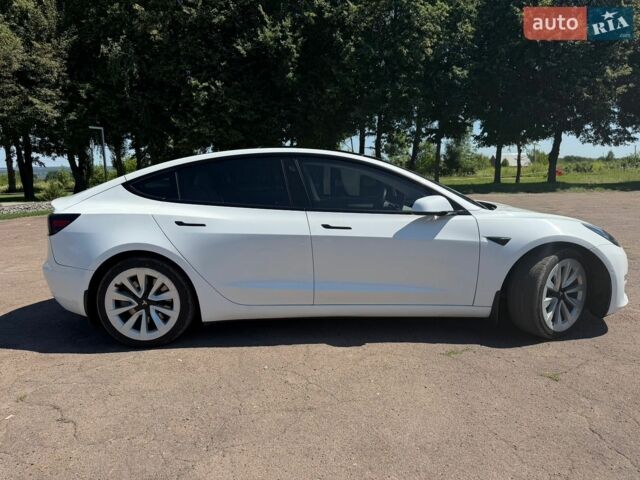 Белый Тесла Модель 3, объемом двигателя 0 л и пробегом 99 тыс. км за 21500 $, фото 23 на Automoto.ua