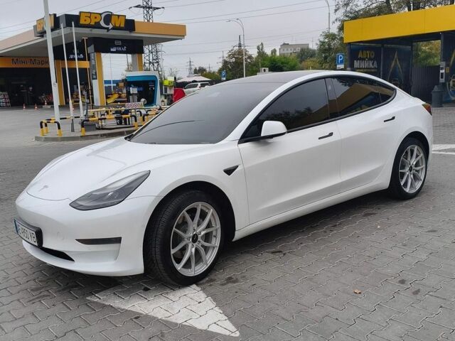 Білий Тесла Модель 3, об'ємом двигуна 0 л та пробігом 94 тис. км за 16900 $, фото 1 на Automoto.ua
