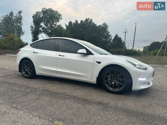 Белый Тесла Модель 3, объемом двигателя 0 л и пробегом 98 тыс. км за 18750 $, фото 4 на Automoto.ua
