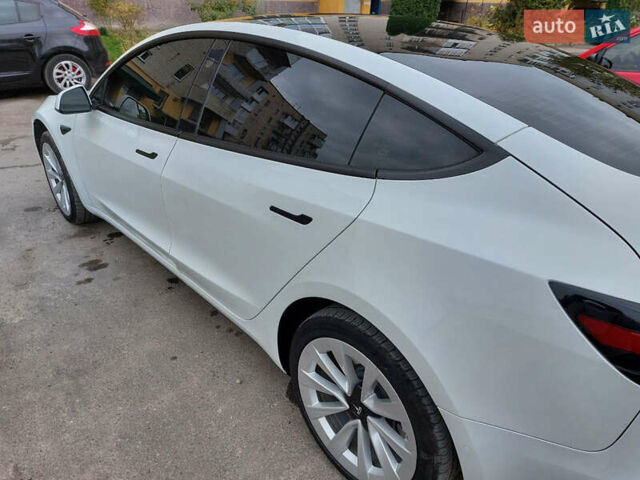 Белый Тесла Модель 3, объемом двигателя 0 л и пробегом 70 тыс. км за 21999 $, фото 8 на Automoto.ua